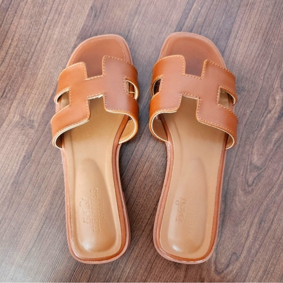 Brown leather sandals new in box - Picture 3 of 4